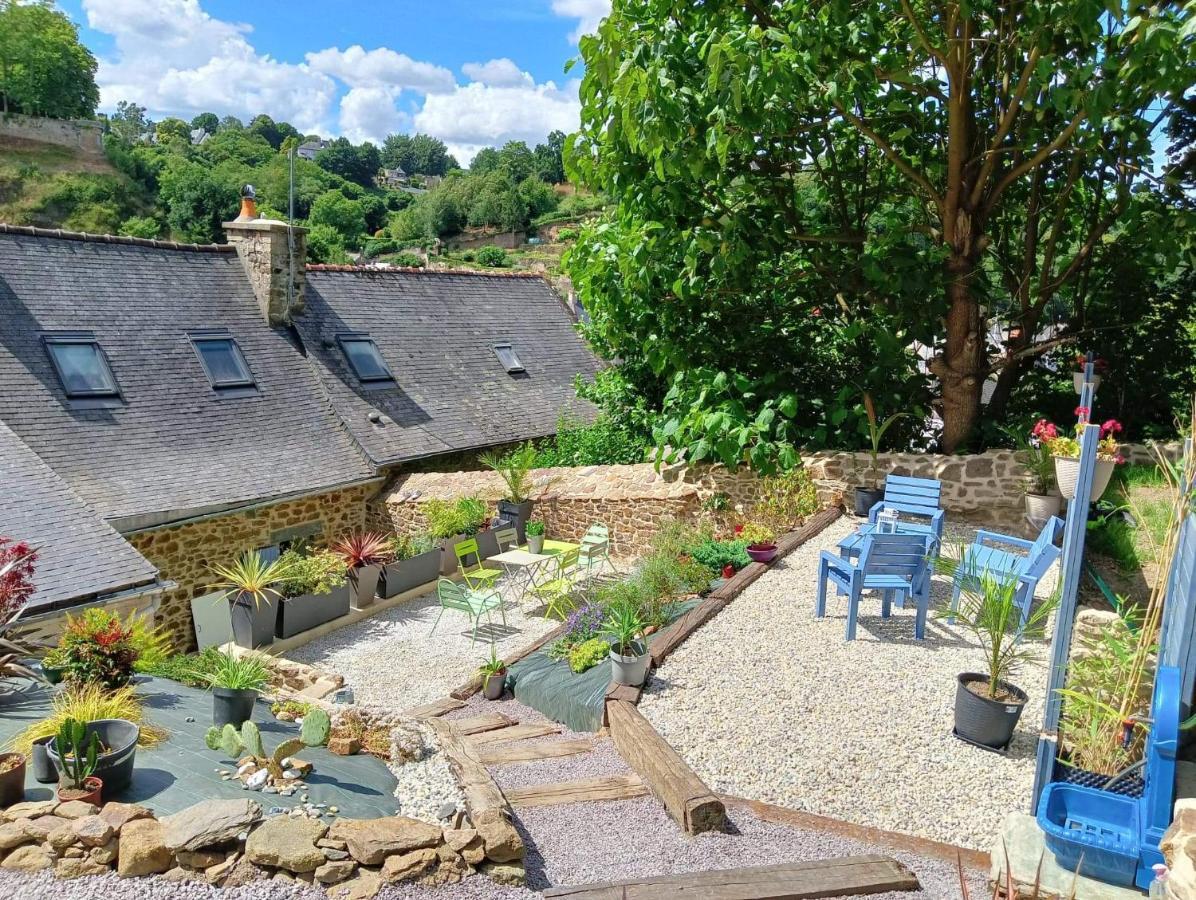 Chambre D'Hote Familiale De La Maison Bleue Lanvallay Zewnętrze zdjęcie