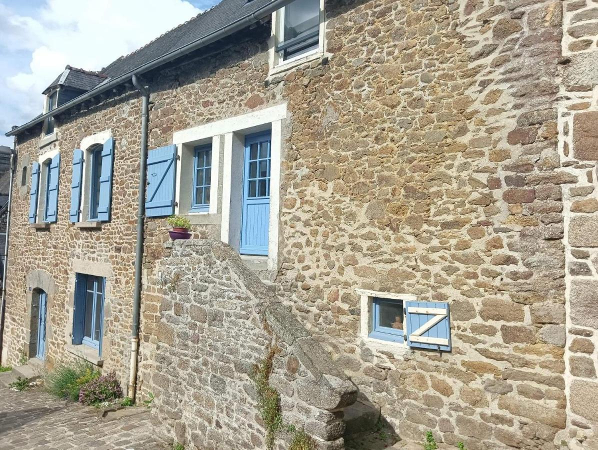 Chambre D'Hote Familiale De La Maison Bleue Lanvallay Zewnętrze zdjęcie