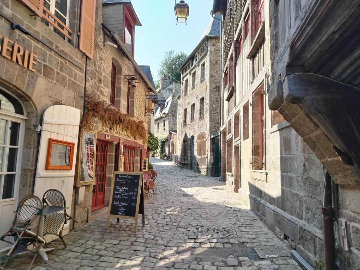 Chambre D'Hote Familiale De La Maison Bleue Lanvallay Zewnętrze zdjęcie